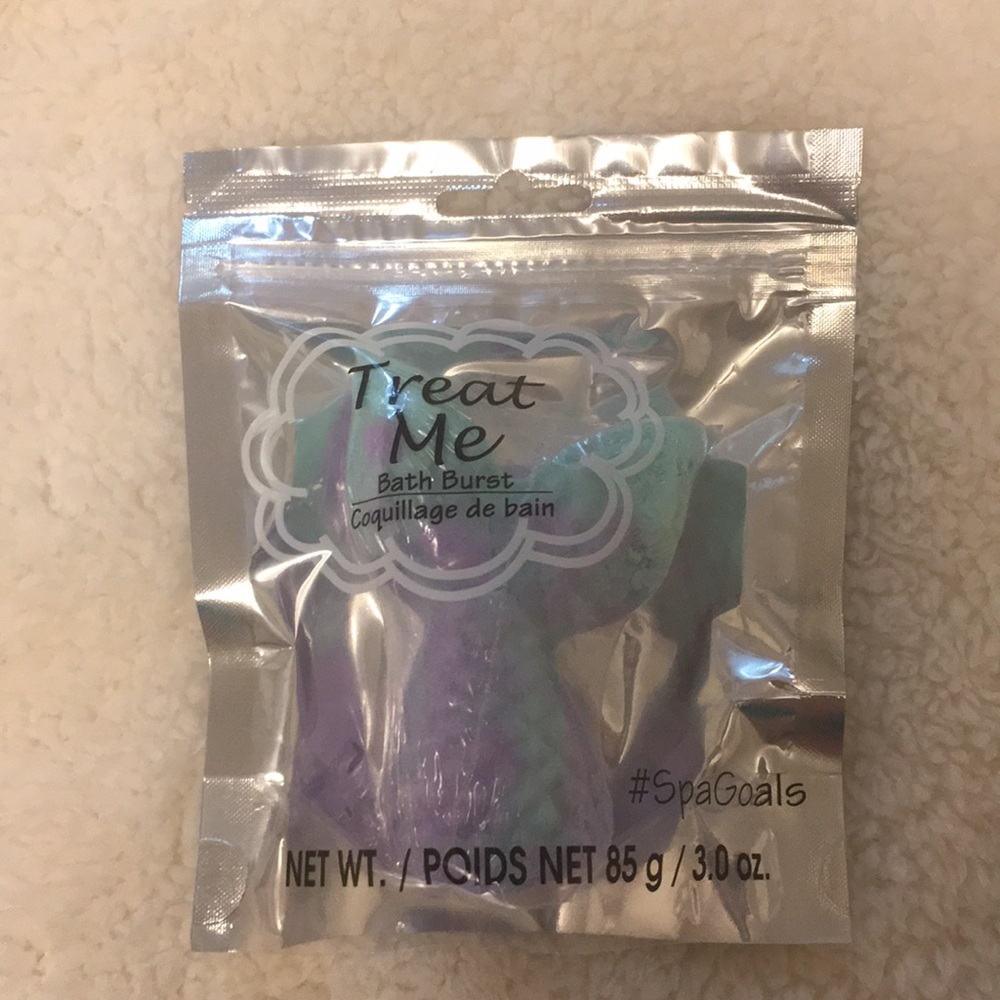 Mermaid tail bathbomb